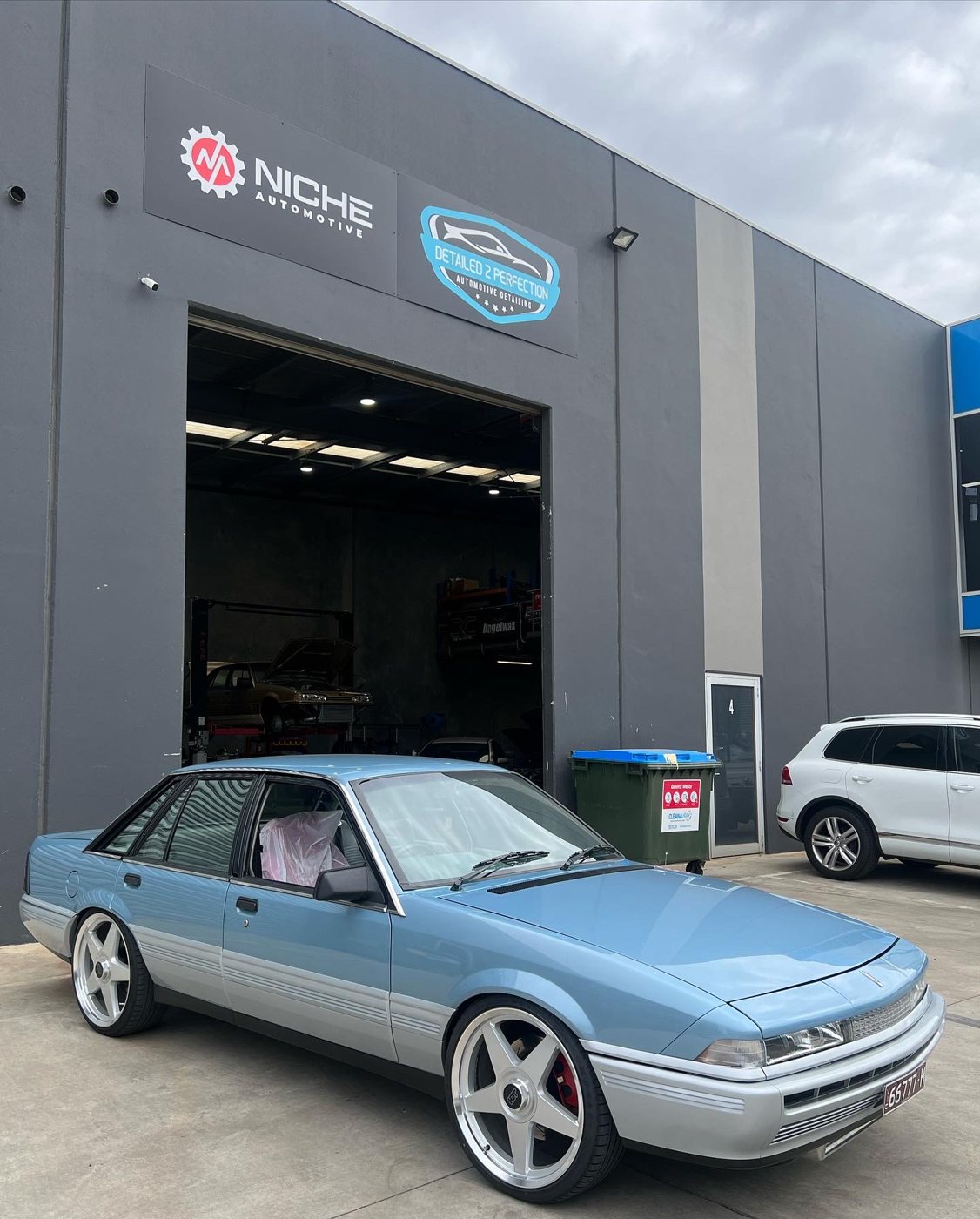 Niche Automotive workshop in Sunshine West