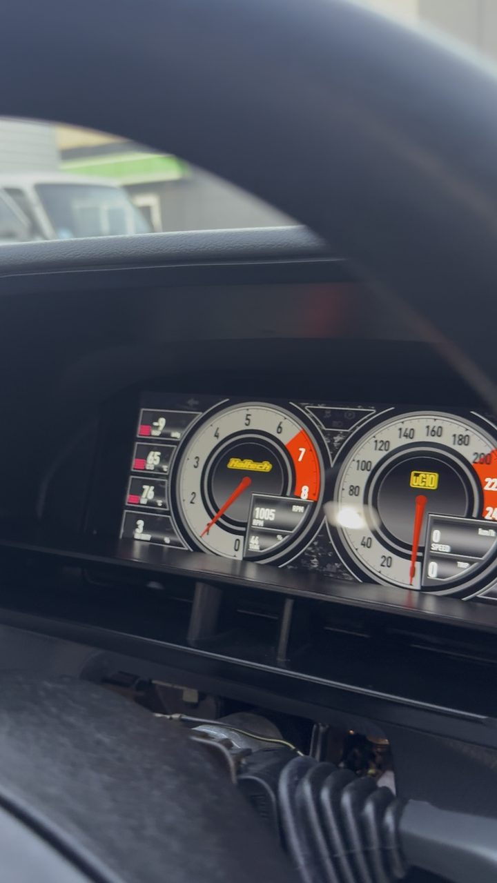 Dash & gauges